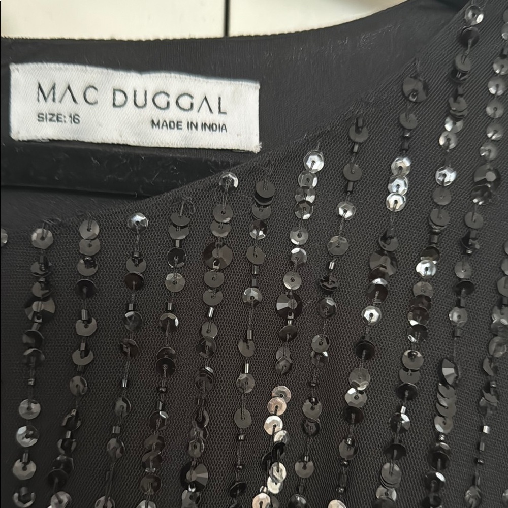 Elegant Black Sequin Evening Gown - Picture 4 of 11